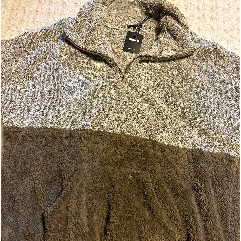 Blue B Sherpa sweater size L